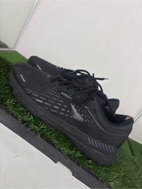 Brooks Adrenaline GTS 21 Triple Black Women's Running Shoes Size 9 Damaged